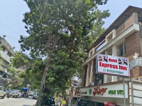 Hotel Express INN Hoteles cerca de Pandavkada Falls