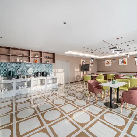 Baiyulan Hotel (Daoxian Commercial Pedestrian Street · Daozhou Railway Station Branch)