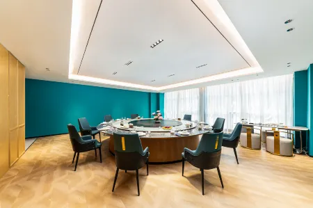 Quanzhou  Libiao Cool six Hotel (Quanzhou Station) Отели рядом с достопримечательностью «Fujian Electric Power Vocational and Technical College»