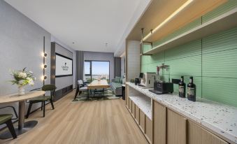 Liyi Hotel (Chongqing Bishan CBD Financial Street Xiuhu Park Branch)
