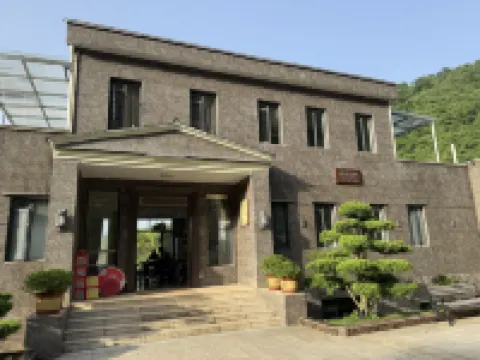 Lidongbin Manor Hotels in Chongyang