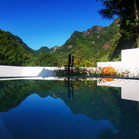 Xianju Danzhu Yeyou Language Hot Spring Private Soup Resort Homestay