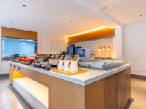 Vienna Hotel (Longnan Lantian · Lianhu Plaza Branch)