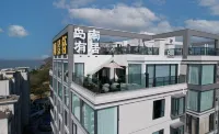 Floral Hotel · Island South Hotel