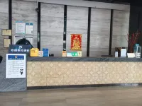 Huijing Jingyue Homestay (Zhanjiang Chikan Jinshawan) - Esports