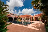 Laotel Vientiane - Pools