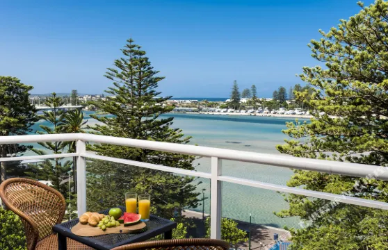 湖口海濱盛橡套房酒店