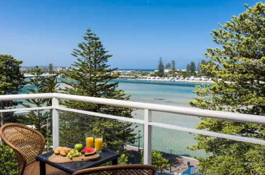 湖口海濱盛橡套房酒店