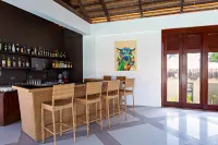 Ocean’s Edge Resort - bar