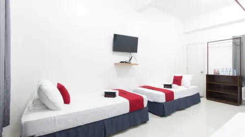 RedDoorz Near Liceo de Cagayan University Highschool Hotels in Opol
