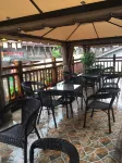 Longli Wolong Inn