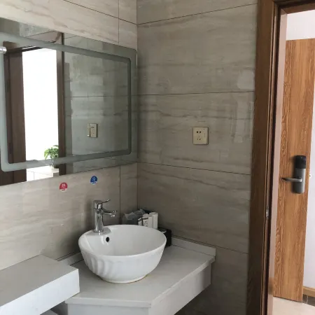 Lufeng Tianying Hotel