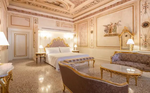 Ca' Bonfadini Historic Experience