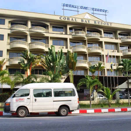 Coral Bay Resort Отели рядом с достопримечательностью «Foo Lin Kong Temple»