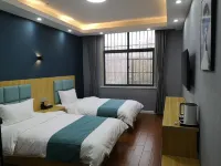 Fuyang Junlai Business Hotel