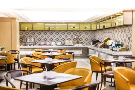 Vienna International Hotel (Xi'an East Chang'an Street subway station store) Отели рядом с достопримечательностью «Xi'an Eurasia University»