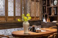 Wuyuan Gengxin Bieyuan Homestay - parking