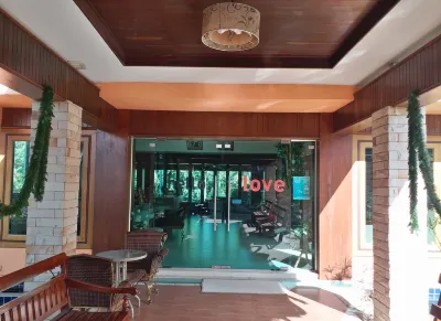 Sand Paisan Resort Hoteles en Nong Nam Daeng