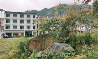 Yinniujiang Wuzhifeng Hotel