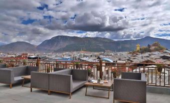 The 5th Meteorite Grace Hotel