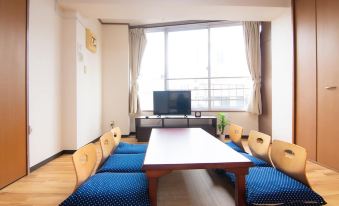 Chatelet Yoyogi Apartment