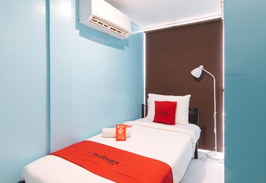 레드도어즈 @ 에드사 파사이