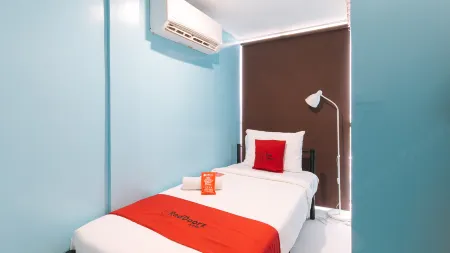 RedDoorz at Hotel Rosemarie