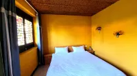 Front Yard & Back Yard Homestay (Near Xiangshawan Scenic Area) - 공항 셔틀버스