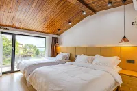 Lushan Qierbushe Hostel - balcony
