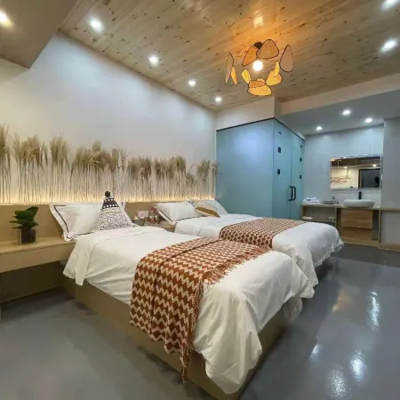 Yesanpo Junshe Homestay (Bailixia Station)