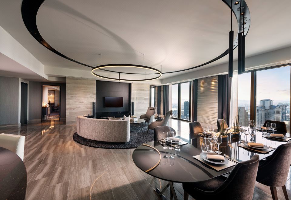 3. 콘래드 오사카..