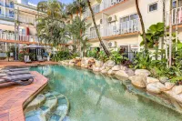 Coral Tree Inn - Pools