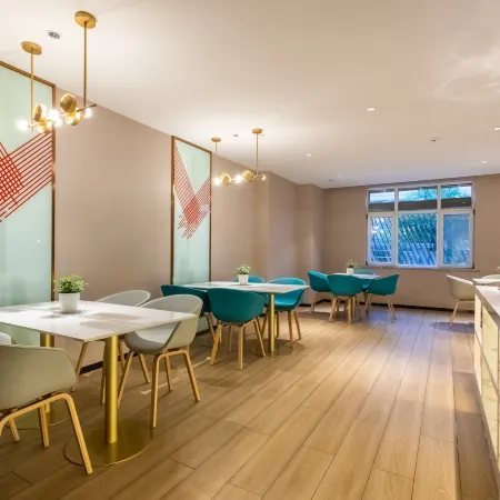 Chao Man Hotel (Xining High-Speed Railway Station & Xia Nan Guan Night Market)