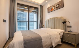 Chengyu International Apartment (Shenzhen Guangming Blue Whale World Phoenix Metro Station Branch)