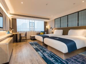 Huating Lijing Hotel