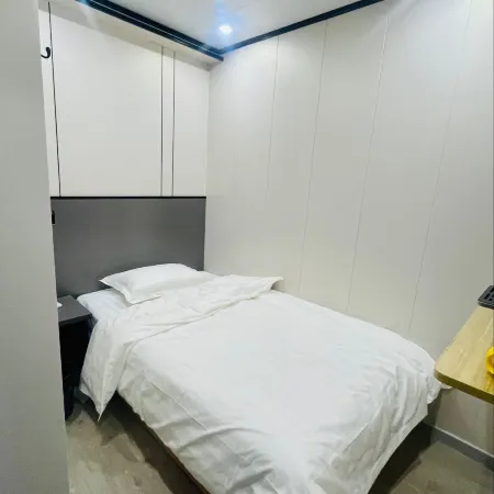 Guangde Friendly Years Hotel (Commerce and Trade Center Branch)