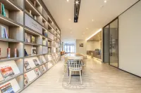 HanTing Hotel (Shangcai) - parking