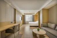 Jinyi Premium Hotel (Haibowan District, Wuhai Lake Leisure Resort Area) - con vista montagne