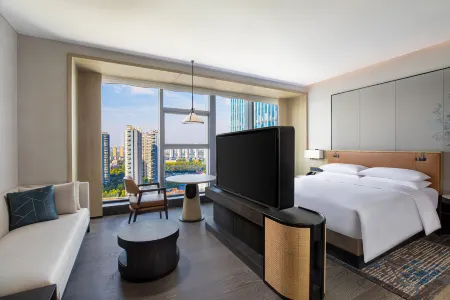 Courtyard by Marriott Luoyang