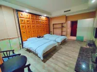 Yinding Business Hotel (Longhui County Bus Terminal)