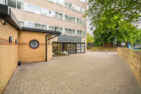 Pelican London Hotel and Residence