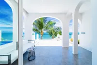 That sea in Sanya The sea infinity pool designer Meisu