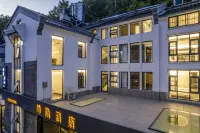 Laojun Mountain Linyin Hotel (Yunjing Cableway) Hotels in Luanchuan
