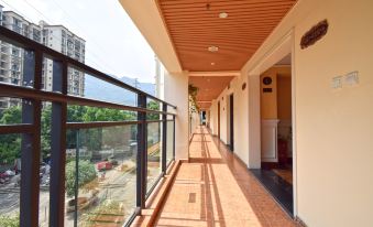 Laiya Boutique Hotel (Southwest University Zhuangyuanbei Subway Station)