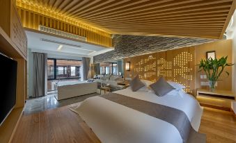 Floral Hotel·Pan'an Jiujian Tian Hotel (Zhezhong Grand Canyon Underwater Hole Scenic Area Store)