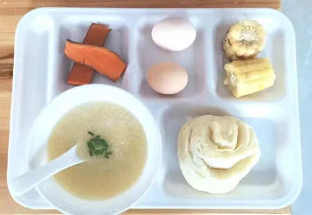 CLOUDS Hotel (Yongsheng) Отели в г. Юншэн