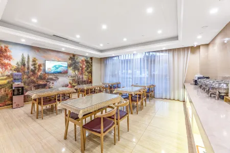 Vienna 3 Best Hotel (Zhengding International Airport) Отели в г. Чжэндин