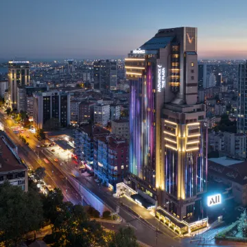 Mövenpick Hotel Istanbul Bosphorus Отели рядом с достопримечательностью «Парк Бебек»
