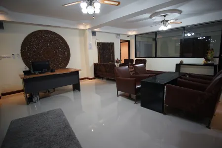 Kim Hotel at Bangplong Отели в г. Phra Samut Chedi