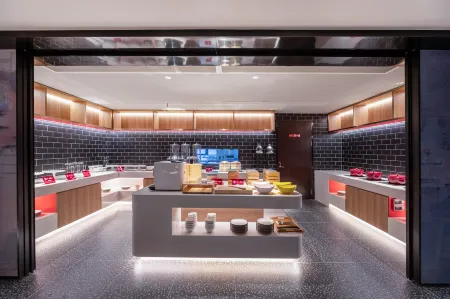 Ibis Hotel Отели рядом с достопримечательностью «Liuwei Port»